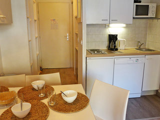 General view thumbnail 1