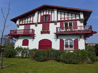 Ongui Ethorri, Biarritz