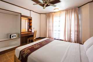 Room thumbnail 2