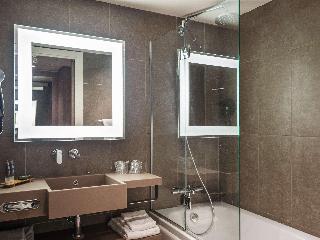 Superior Room with queen-size bed and sofa bed