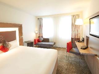 Superior Room with queen-size bed and sofa bed
