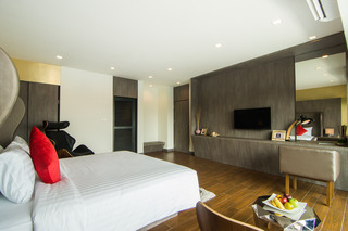 Room thumbnail 6