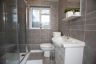 Your Apartment, Londyn