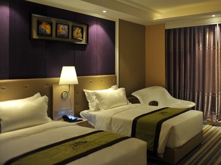 Room thumbnail 2