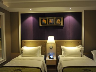 Room thumbnail 42