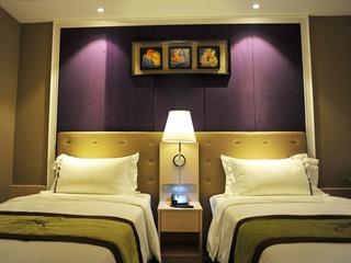 Room thumbnail 60