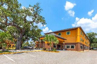 Days Inn by Wyndham Biloxi Beach