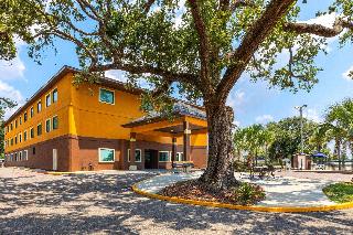 Days Inn by Wyndham Biloxi Beach