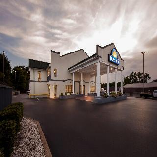 Days Inn by Wyndham Lexington