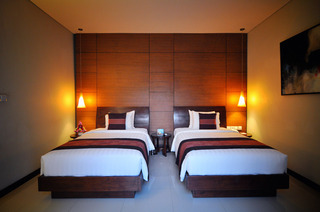 Room thumbnail 6