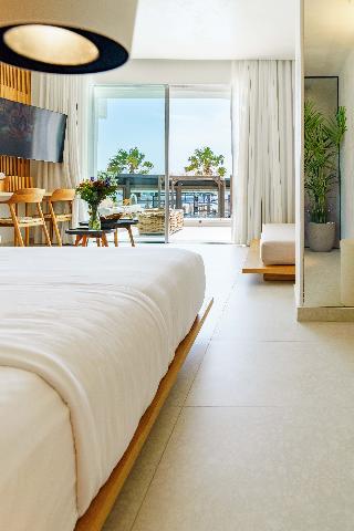 Mykonos Dove beach hotel
