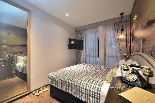 Room thumbnail 9