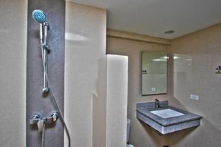 Room thumbnail 19