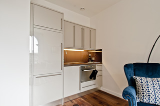 Native Monument, Londyn