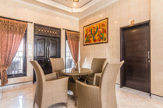 Room thumbnail 4