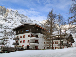 General view thumbnail 6