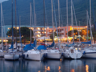 Comfort - One Bedroom, Lake Garda