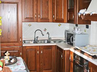 Patrizia - Two Bedroom, Lucca