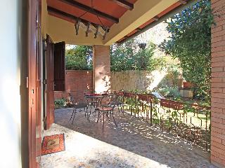 Patrizia - Two Bedroom, Lucca