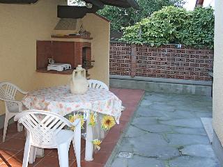 Patrizia - Two Bedroom, Lucca