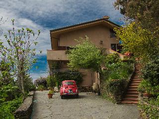 Villa Poggiobello - Two Bedroom, Lucca
