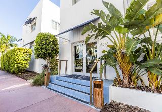 Oceanside Hotel + Suites