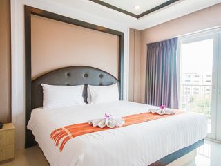 Room thumbnail 9