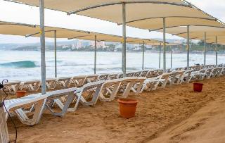 Armas Green Fugla Beach