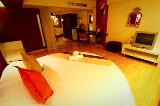 Room thumbnail 9