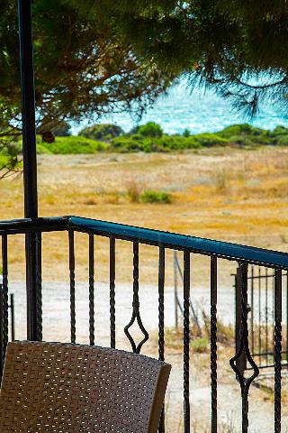 Romanos Beach Villas