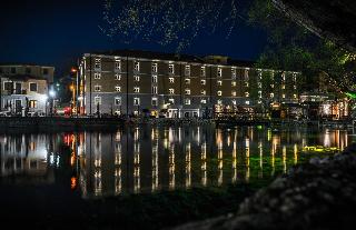 Hydrama Grand Hotel