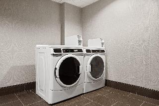 Holiday Inn Express & Suites Danbury - I-84