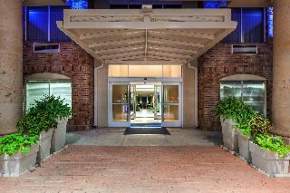 Holiday Inn Express and Suites Eagle Pass