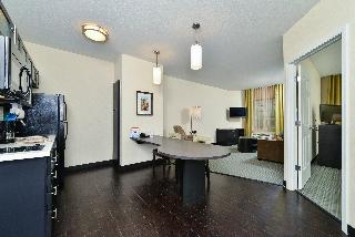 1 King 1 Bdrm Ste Mobil Access Tran Shwr
