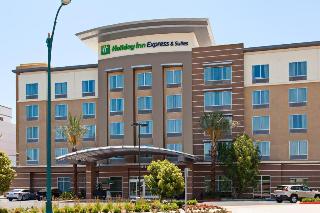 Holiday Inn Express and Suites Anaheim Resort Area
