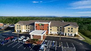 Holiday Inn Express and Suites Crossville
