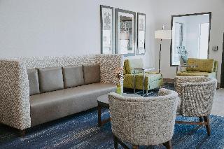 Holiday Inn Express & Suites Lincoln South By IHG
