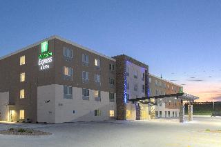 Holiday Inn Express and Suites Lincoln I 80