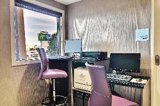 Holiday Inn Express Fargo West Acres