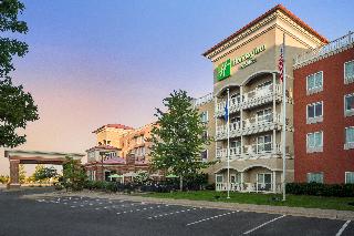Holiday Inn & Suites Maple Grove NW Mpls-Arbor Lks
