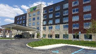 Holiday Inn Express and Suites Toledo West