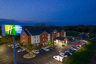 Holiday Inn Express and Suites Bedford