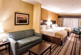 2 Queen Beds Suite Extra Floor Space