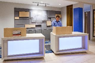 Holiday Inn Express and Suites Des Moines Downtown