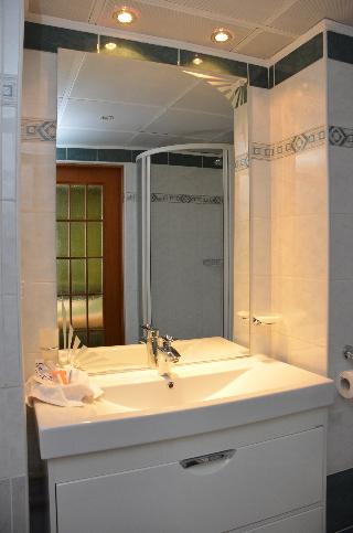 Room thumbnail 12