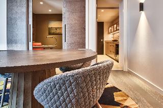 Hyatt Regency Amsterdam, Amsterdam and vicinity