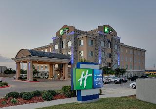 Holiday Inn Express and Suites San Antonio Brooks