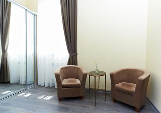 Room thumbnail 8