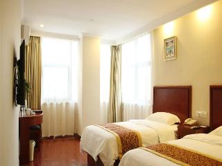 GreenTree Inn Bus Station Business Hotel