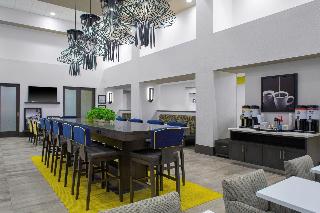 Hampton Inn & Suites Irvine-Orange County Airport